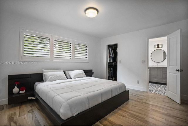 8705 SW 176th St, Palmetto Bay, FL 33157