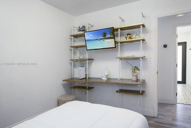 8705 SW 176th St, Palmetto Bay, FL 33157