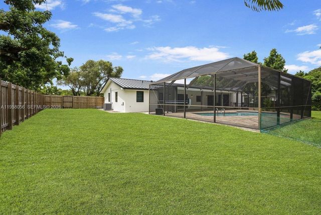 8705 SW 176th St, Palmetto Bay, FL 33157