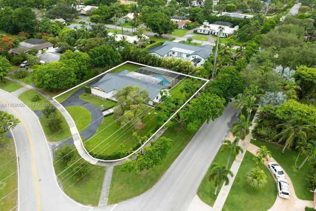 8705 SW 176th St, Palmetto Bay, FL 33157