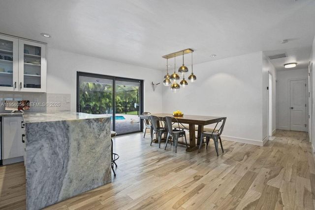 8705 SW 176th St, Palmetto Bay, FL 33157