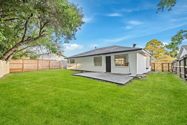 11918 Stroud Drive, Houston, TX 77072