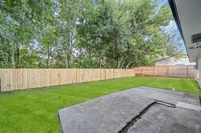 11918 Stroud Drive, Houston, TX 77072