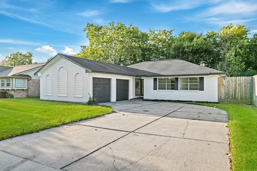 11918 Stroud Drive, Houston, TX 77072