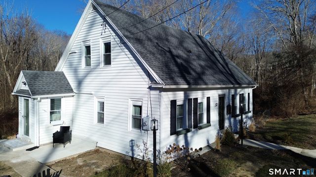 52 Walnut Hill Road, East Lyme, CT 06333