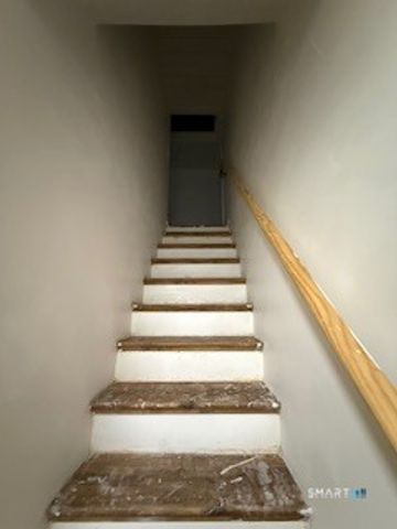 52 Walnut Hill Road, East Lyme, CT 06333