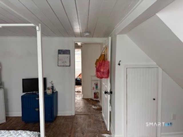 52 Walnut Hill Road, East Lyme, CT 06333