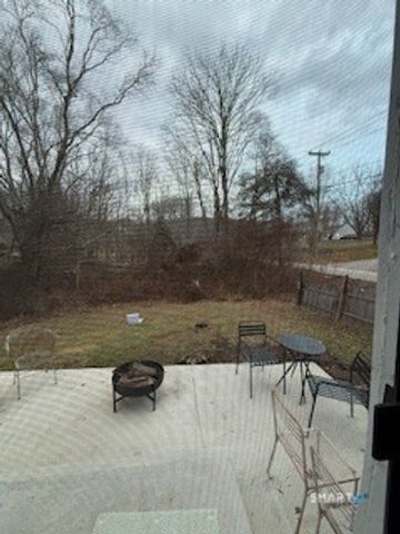 52 Walnut Hill Road, East Lyme, CT 06333