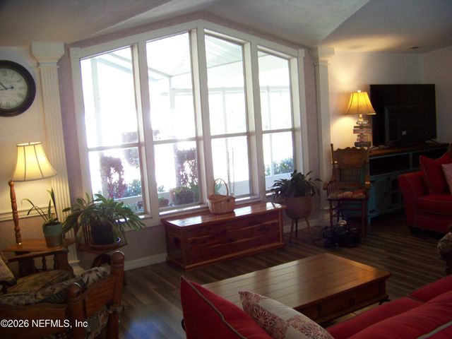 105 LAKE COMO Drive, Pomona Park, FL 32181