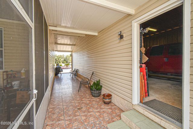 105 LAKE COMO Drive, Pomona Park, FL 32181