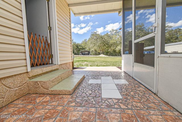 105 LAKE COMO Drive, Pomona Park, FL 32181