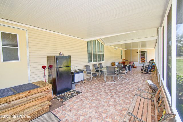 105 LAKE COMO Drive, Pomona Park, FL 32181