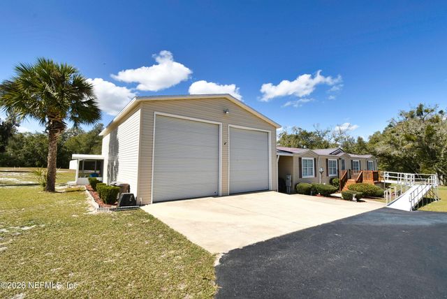 105 LAKE COMO Drive, Pomona Park, FL 32181