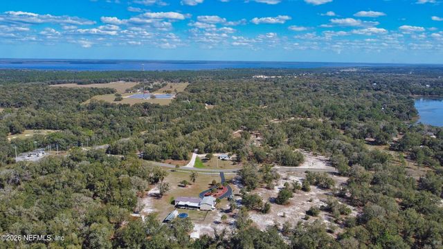 105 LAKE COMO Drive, Pomona Park, FL 32181