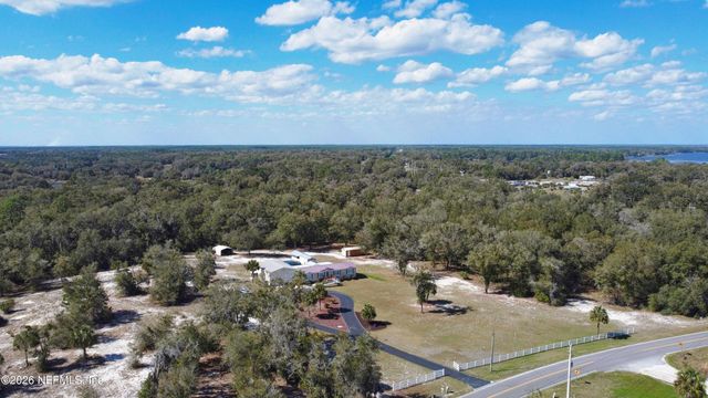 105 LAKE COMO Drive, Pomona Park, FL 32181