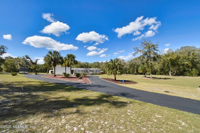 105 LAKE COMO Drive, Pomona Park, FL 32181