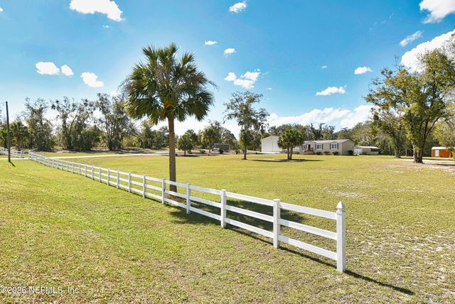 105 LAKE COMO Drive, Pomona Park, FL 32181