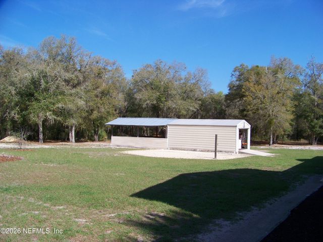 105 LAKE COMO Drive, Pomona Park, FL 32181