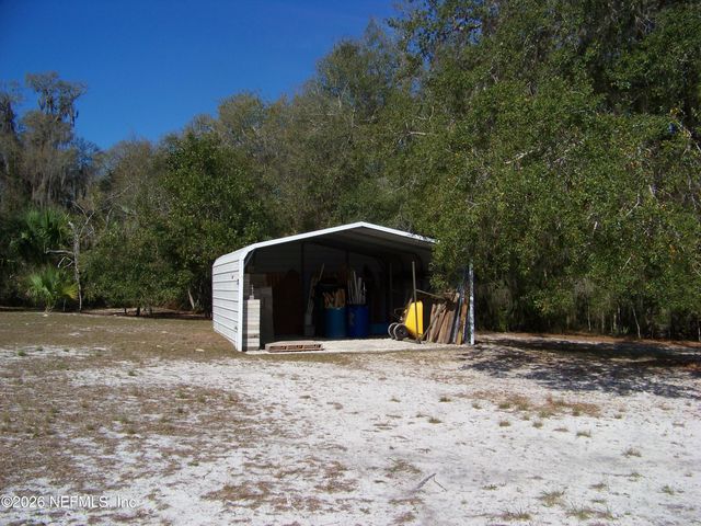 105 LAKE COMO Drive, Pomona Park, FL 32181