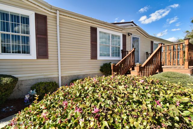 105 LAKE COMO Drive, Pomona Park, FL 32181