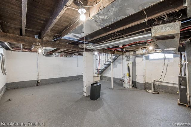 54 Hudson Avenue, Pontiac, MI 48342