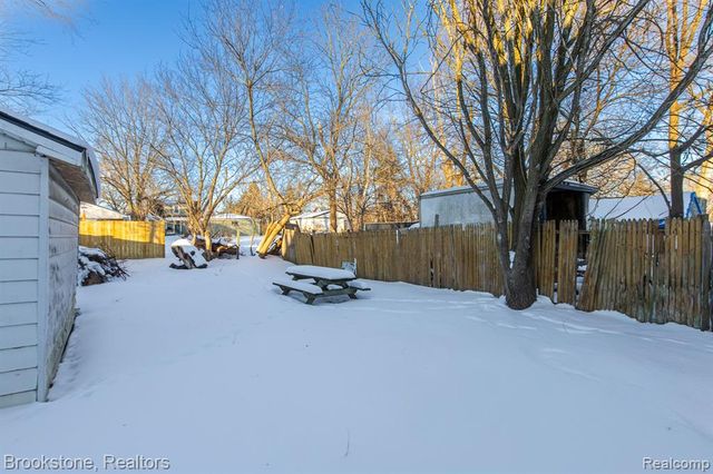 54 Hudson Avenue, Pontiac, MI 48342