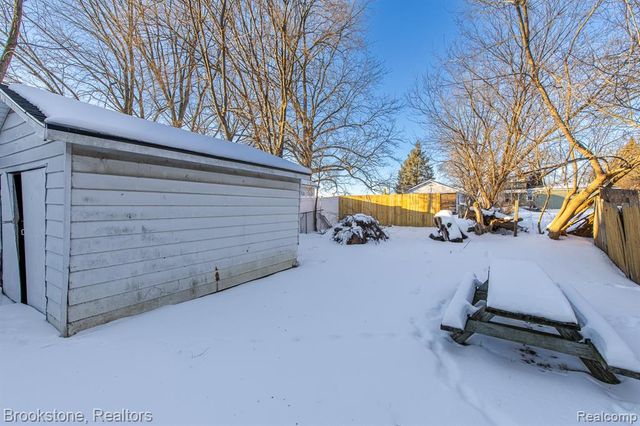 54 Hudson Avenue, Pontiac, MI 48342