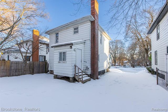 54 Hudson Avenue, Pontiac, MI 48342