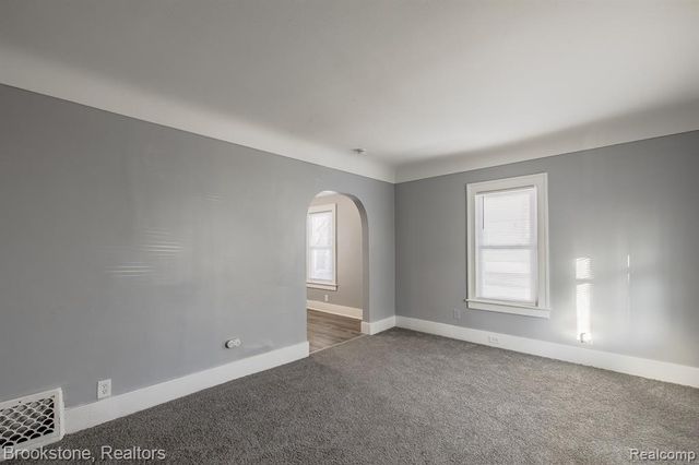 54 Hudson Avenue, Pontiac, MI 48342