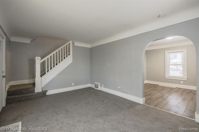 54 Hudson Avenue, Pontiac, MI 48342