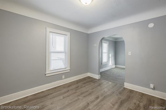 54 Hudson Avenue, Pontiac, MI 48342