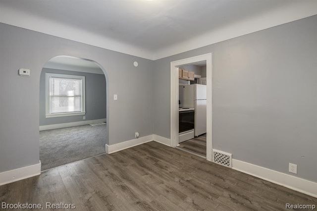 54 Hudson Avenue, Pontiac, MI 48342