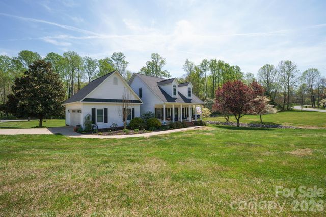408 Mooreland Drive NE, Conover, NC 28613
