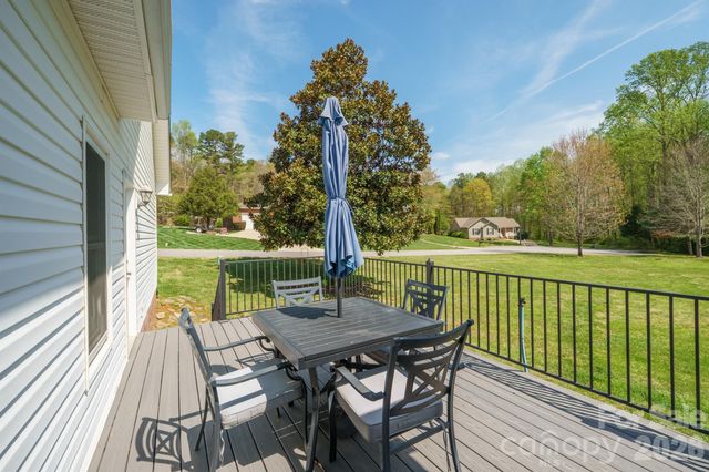 408 Mooreland Drive NE, Conover, NC 28613