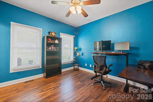 408 Mooreland Drive NE, Conover, NC 28613