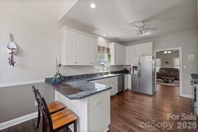 408 Mooreland Drive NE, Conover, NC 28613