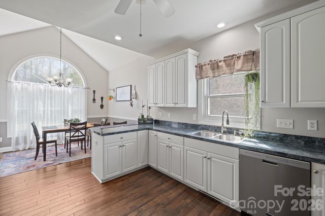 408 Mooreland Drive NE, Conover, NC 28613