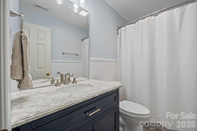 408 Mooreland Drive NE, Conover, NC 28613