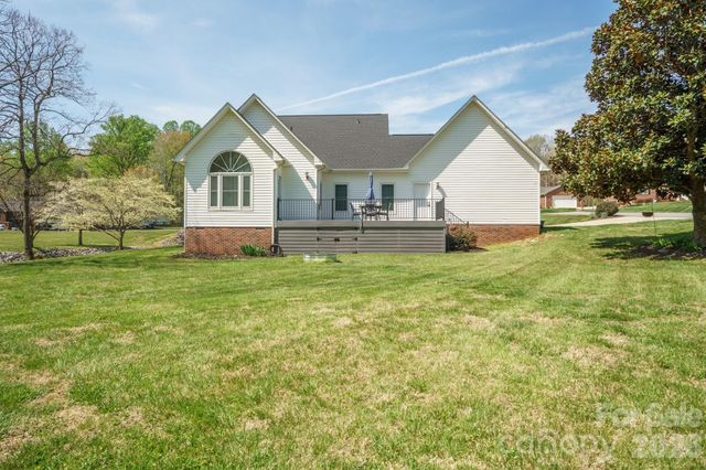 408 Mooreland Drive NE, Conover, NC 28613