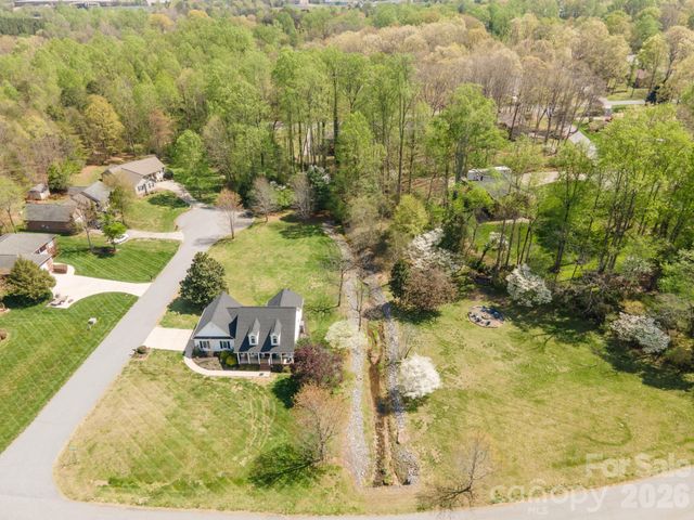 408 Mooreland Drive NE, Conover, NC 28613