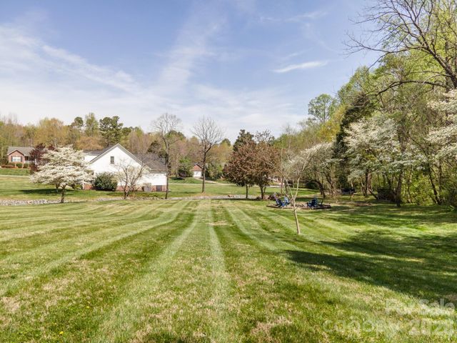 408 Mooreland Drive NE, Conover, NC 28613
