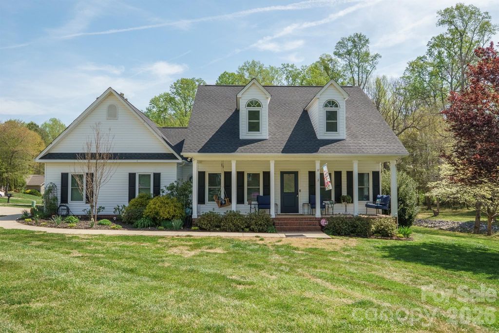 408 Mooreland Drive NE, Conover, NC 28613
