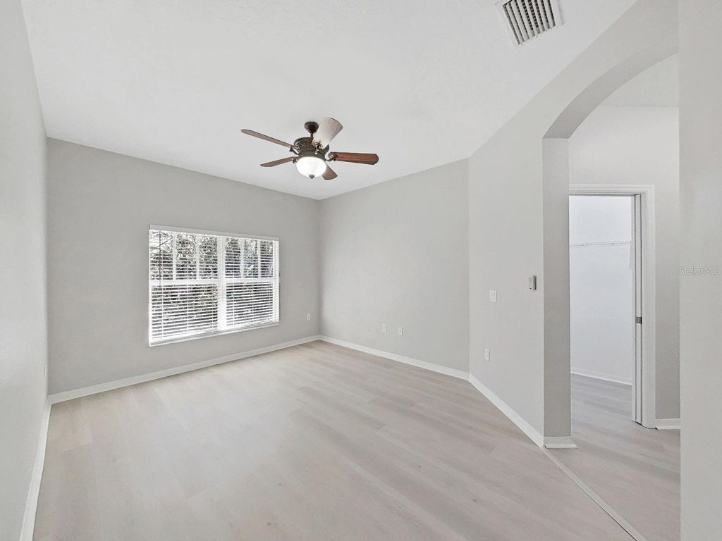 Image 17 of property listing at 20119 WEEPING LAUREL PLACE, Tampa, FL 33647