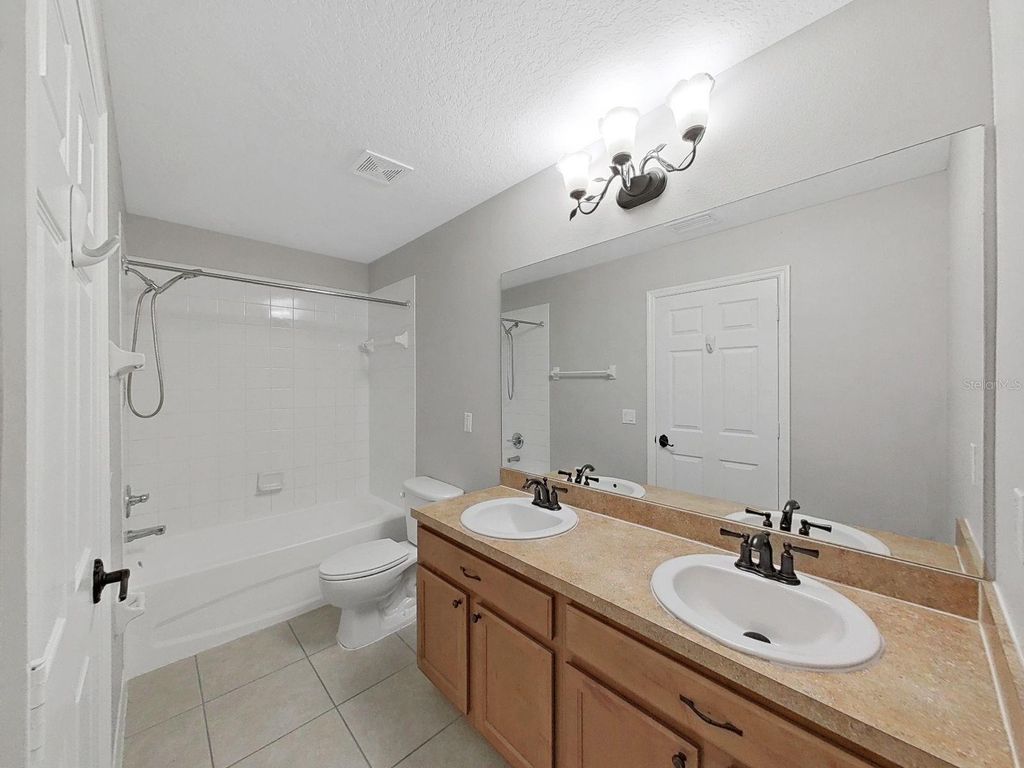 Image 25 of property listing at 20119 WEEPING LAUREL PLACE, Tampa, FL 33647