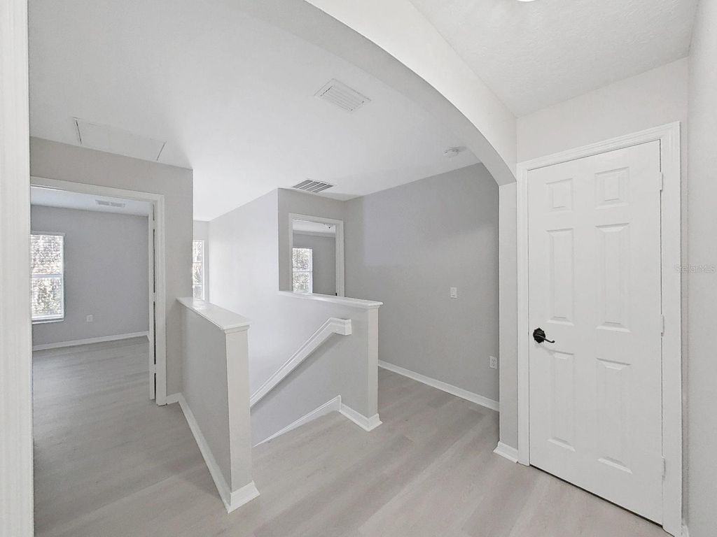 Image 34 of property listing at 20119 WEEPING LAUREL PLACE, Tampa, FL 33647