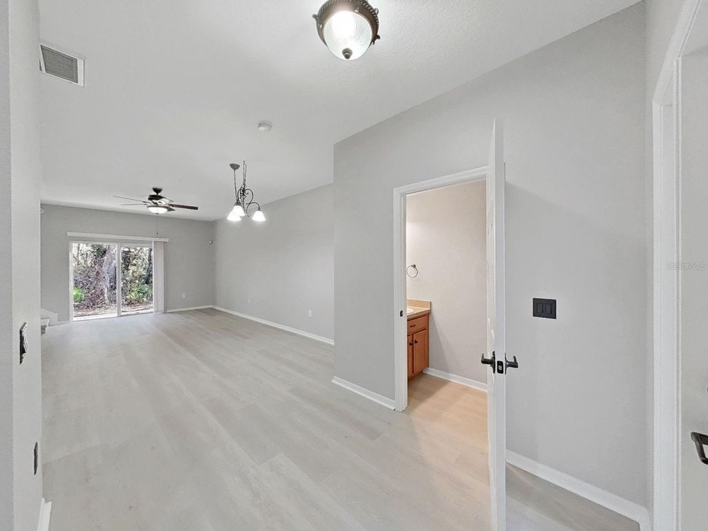 Image 7 of property listing at 20119 WEEPING LAUREL PLACE, Tampa, FL 33647