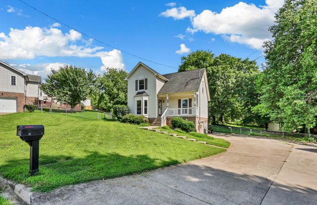 402 Boscobel Ct, Clarksville, TN 37040