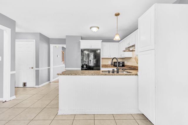 402 Boscobel Ct, Clarksville, TN 37040