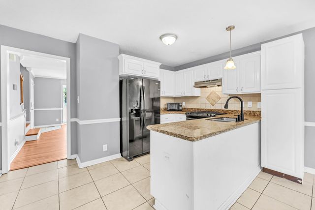 402 Boscobel Ct, Clarksville, TN 37040
