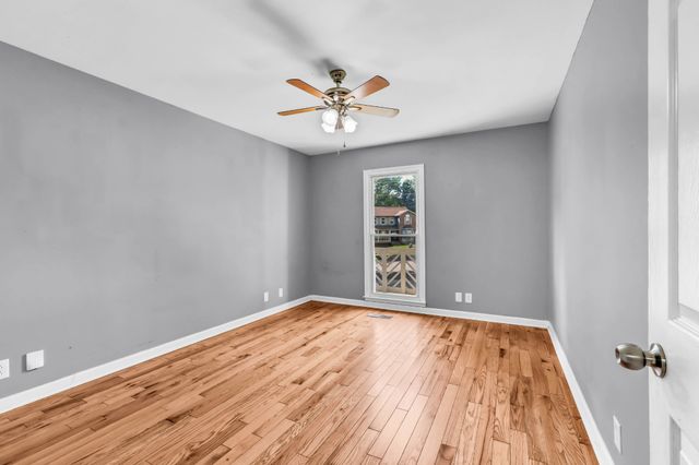 402 Boscobel Ct, Clarksville, TN 37040